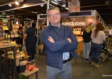 Na het bezoek aan de bio-exposanten op het Fine Food Festival van Voets stond Henk van Oers van Deli Harmony/St. Hendrick opeens oog in oog met de camera van Biojournaal. Ook hij nam een kijkje op de Vakbeurs Foodspecialiteiten. 