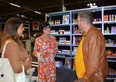 Dineke van Bommel had het er maar druk mee. Ze vertelde bij Bommel & Bommel delicatessen de hele dag door bezoekers over de vele producten en merken die in de stand gepresenteerd werden. 