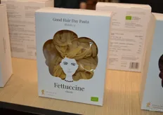 De verpakking van 'Good Hair Day Pasta' valt op vanwege het originele design.