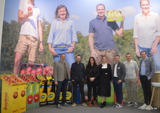 Het team van de OPST Groep uit Stiermarken met vertegenwoordigers van de bedrijven Obst.Partner, EVA Handels en Von Herzen Bio.