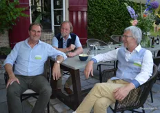 Natafelen met Willem van Wijk (NatuurPlan en voorheen o.a. Eosta en DO-IT) met Poppe Braam (DID-IT) en Peter van de Steeg (Organic Flavour Company).