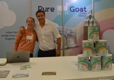 Stephanie Caro en Frank Dekker van The Pure Goat Company. Frank: "We zijn sinds drie weken bij Rosman verkrijgbaar en gaan nu verder bouwen in Duitsland en Oostenrijk. Daarmee willen we de cirkel rond krijgen, aangezien dit ons sourcingsgebied is."