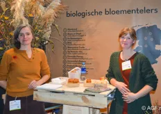 Tine Willekens en Eline Houtkamp vertegenwoordigden de Biologische Bloementelers.