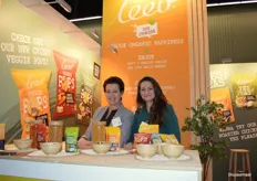 Mirjam Koek en Ninke Persson zijn blij met de enthousiast reacties op de nieuwe Leev-producten: Veggie Pops en Yes Peas!