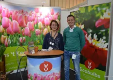 Bij Ecobulbs 't Keerpunt: Annelies Timmermans met haar zoon Koen, waarmee ze onlangs een maatschap is aangegaan.