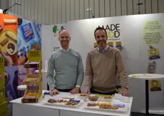Tim Laarman en Patrick Spieker tussen de producten van MadeGood bij Riverside International.