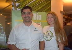 Alexander en Rosanne Rivera van Organicfarm Trading, die bio-kokosproducten importeren.