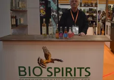 Frank Erdman van BioSpirits is voor het eerst aanwezig op de beurs. “Er mag nu pas voor het eerst alcohol worden geschonken”, vertelt hij. “Als nieuwe producten hebben we de ready-to-drink cocktails op basis van wodka.”