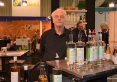 Frans Erdmann liet in de stand van Odenwald Organic Bakery proeven van de sterke dranken van BioSpirits.  
