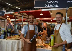 Tom en Floris Reurts van Gkazas Olijfolie vertelden dat hun olijfolie sinds week 38 verkrijgbaar is bij Ekoplaza.