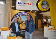 Kees Oudshoorn en Michiel van Wondergem geven aan dat zeker 20% van de kaasetiketten die Euroflex produceert op biologische kazen terecht komen. 