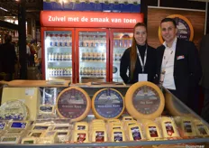 Holland Foodz is sinds vorig jaar exclusieve distributeur van de Deense bio-kaasproducten van Thise. Links Annelieke Spijkervet en rechts Roel Reijnen. 