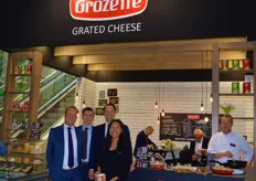 Ewald Bontje, Rutger Klein, Jelle Poppe en Christel Leung van Grozette. Grozette introduceerde drie nieuwe kaasproducten waaronder een bio variant. De bio variant is in de markt gezet door collega José Posthumus.