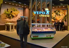 De stand van Vepo cheese. Ook Vepo cheese ziet hun bio aandeel in het assortiment gestaag groeien.