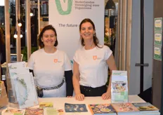 Saschia en Eline van de Nederlandse Vereniging voor Veganisme. Zij waren op de beurs om de bezoekers alert te maken over de voordelen van veganisme.