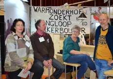 Isabel Duinisveld, Idse Billenkamp, Joke Bloksma en Aart Noorlander van Warmonderhof. Warmonderhof zoekt kringloop akkerbouwers.