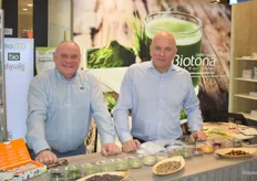 Ward Devuyst en Peter Vescaemst van Keypharm. Hebben onder het merk Biotona verschillende voeding supplementen en onder het eigen merk Physalis verschillende oliën. 
