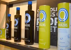 Olijf olie van Gkazas in verschillende soorten maten en verpakkingen. 