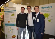 Jaap Stockmann, Gijs van Elst en Joost Middelburg gingen op de foto bij Meelunie. Joost: "We leggen steeds meer de focus op zetmelen en proteïnen. Een goed voorbeeld daarvan is het Fava bean protein concentrate."